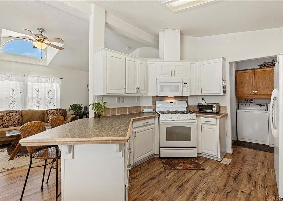 1st image of 176 Flicker Ln