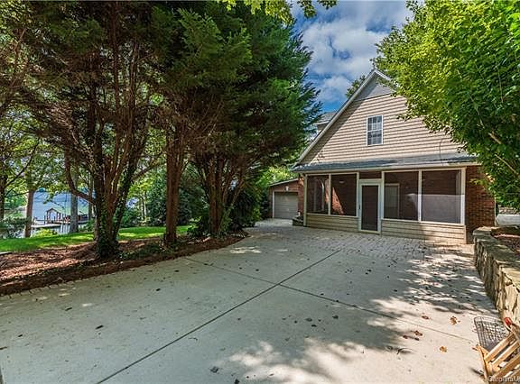 4th image of 4565 Welborn Dr