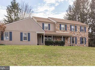 904 Pineview Dr, West Chester, PA 19380