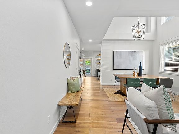 4th image of 2533 NE 88th Drive #27