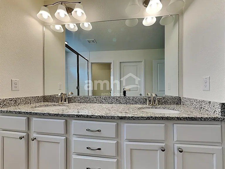 918 Walden Pond Dr — Photo 15