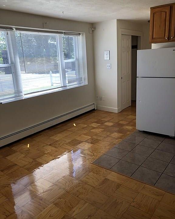 2nd image of 90 Sylvan St APT 1