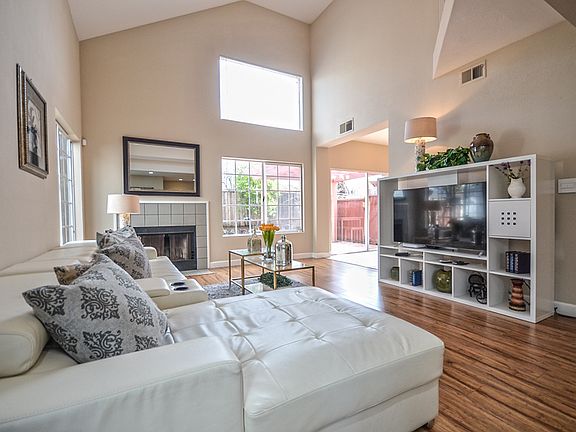 4th image of 34314 Kenwood Dr