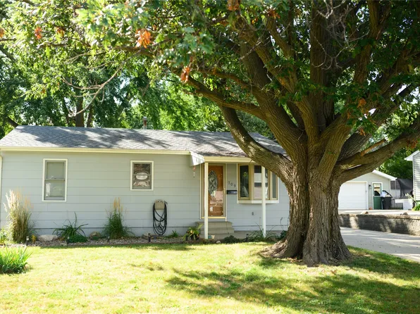 709 E 14th St N, Newton, IA 50208