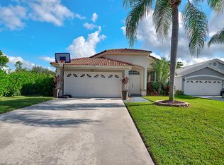 910 Lake Wellington Dr, Wellington, FL 33414