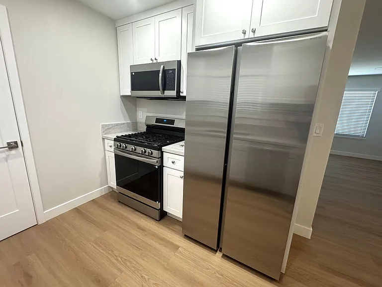 4950 Hancock St — Photo 8