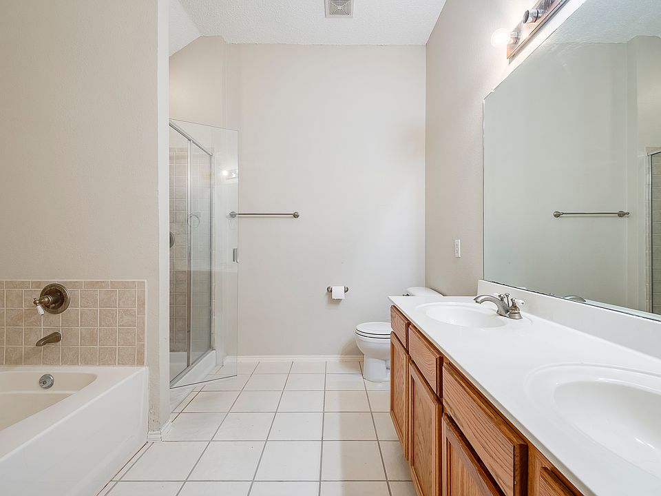 1st image of 3423 Jasper Dr