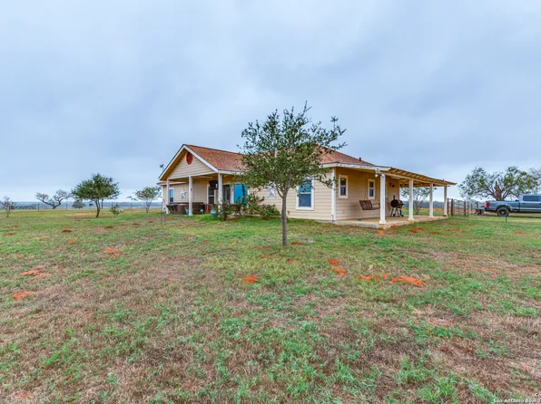 2217 County Road 412, Stockdale, TX 78160