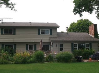 5611 Thunderidge Dr, Rockford, IL 61107