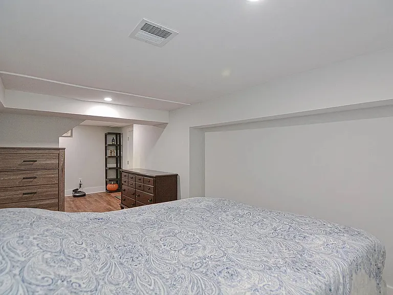 10 Grant St #1 — Photo 17