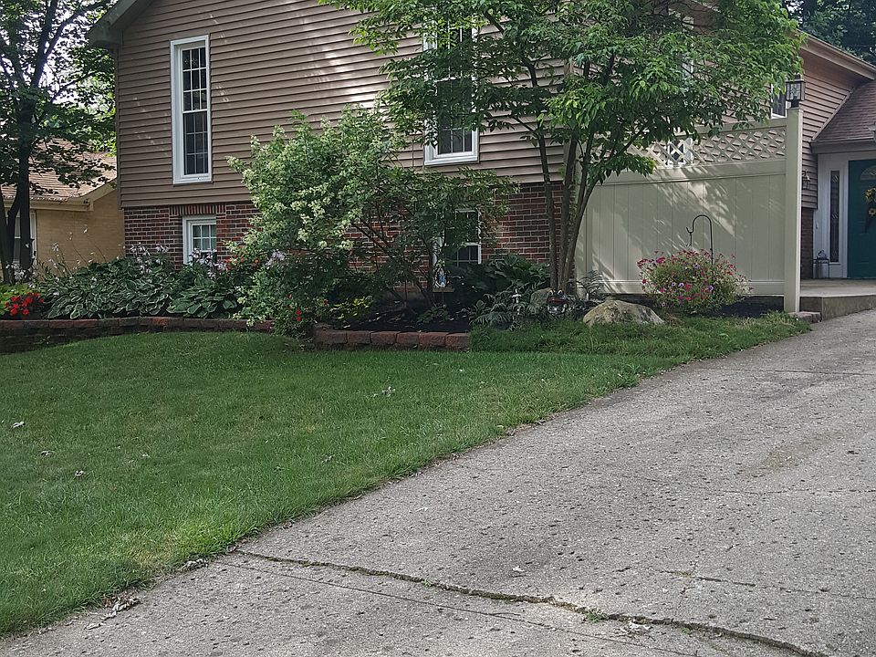 1st image of 2238 Autumn Way
