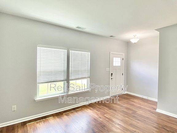 3rd image of 642 Kelso Dr