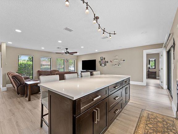 4th image of 10344 NW 17th Street