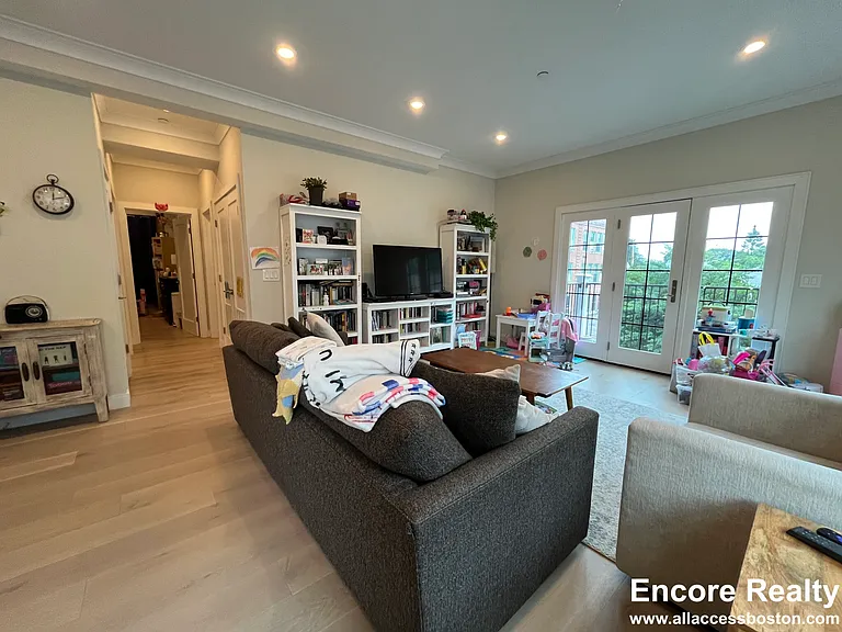32 Cummins Hwy #4 — Photo 22