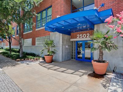 2502 Live Oak St APT 320, Dallas, TX, 75204