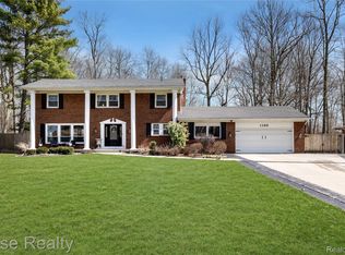 1366 Ox Yoke Dr, Flint, MI 48532