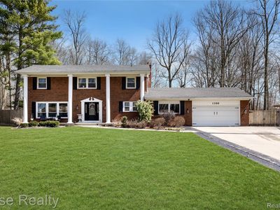 1366 Ox Yoke Dr, Flint, MI, 48532