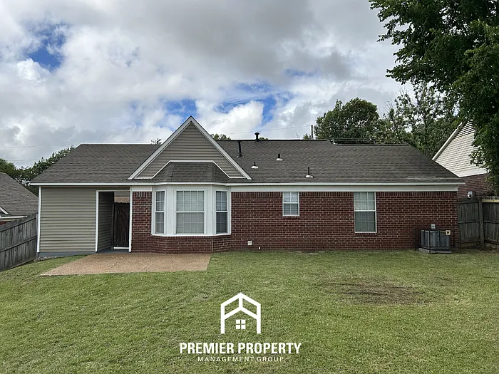 2563 Waverly Dr — Photo 18