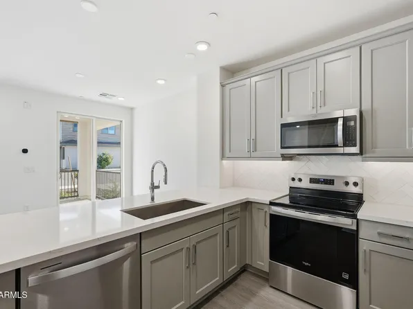 2121 W SONORAN DESERT Drive #80, Phoenix, AZ 85085