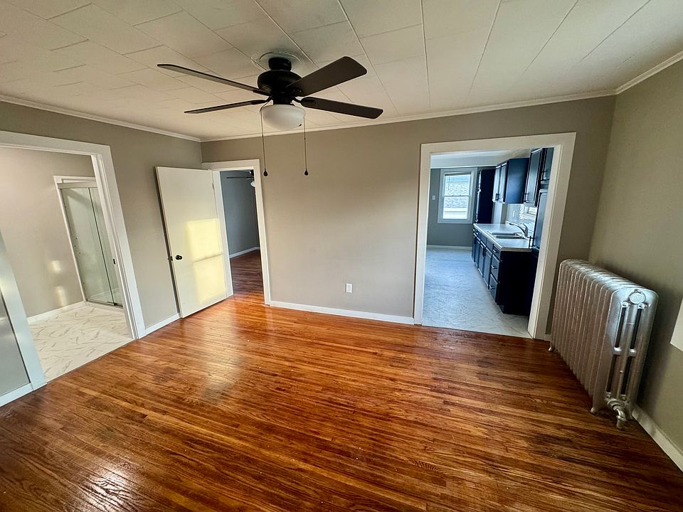 2nd image of 1020 4th Ave