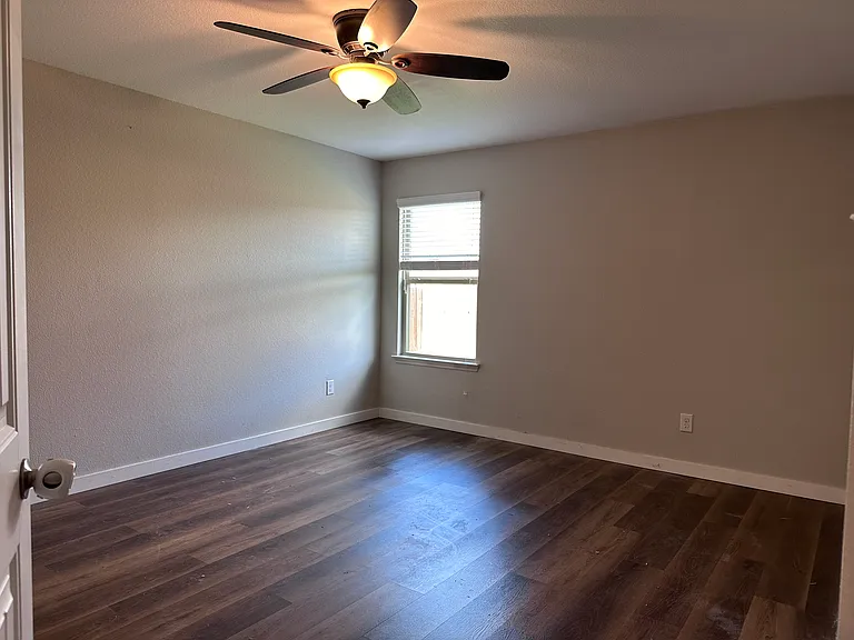 1404 Pampa Grass Dr — Photo 12