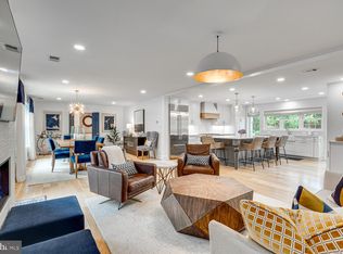 9803 Fosbak Dr, Vienna, VA 22182