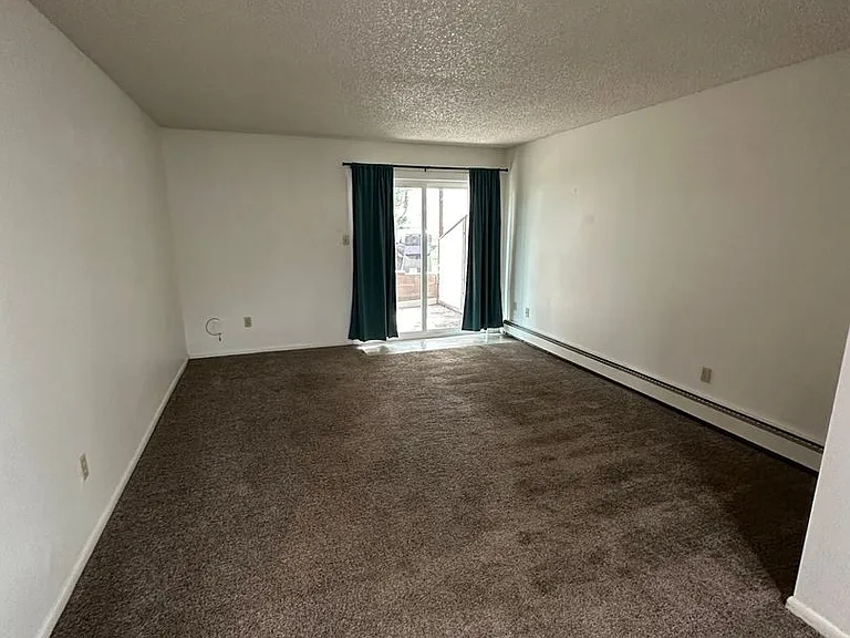 Regency Apartments 4809 — Photo 4