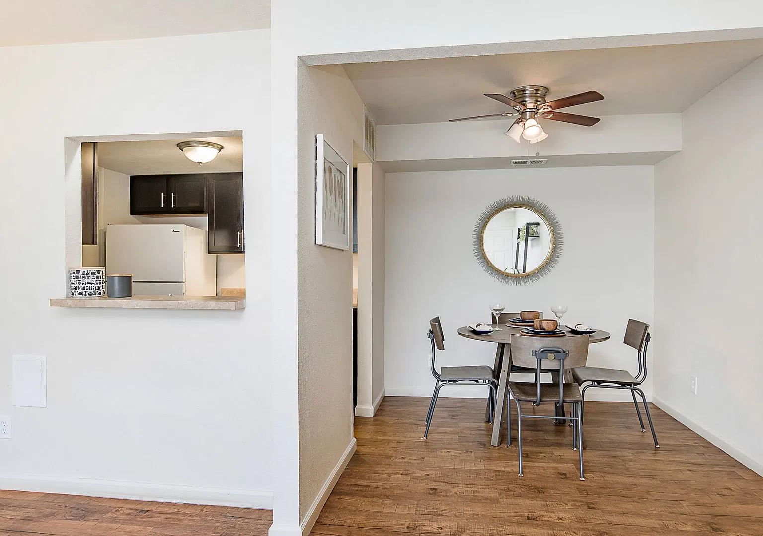Villa Del Sol Apartments — Photo 4