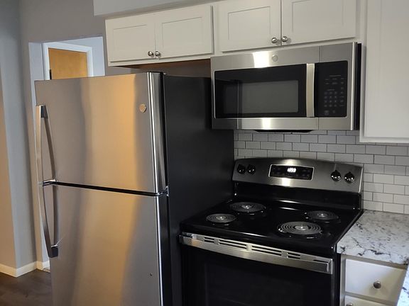 3rd image of 120 W 5th St APT 2