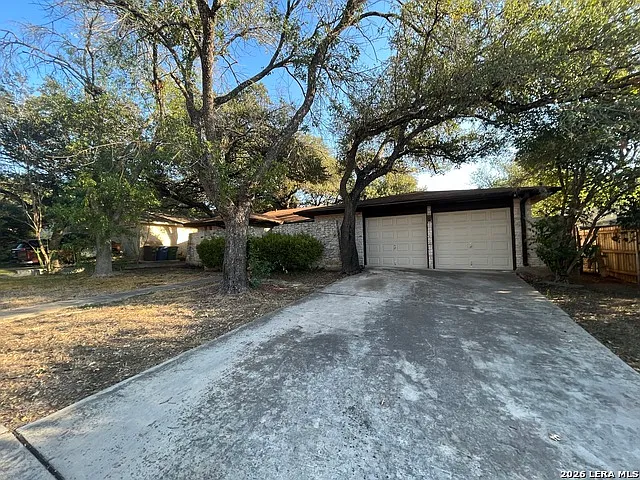 4526 Maybrook Woods