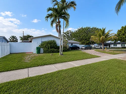 12235 SW 40th St Photo 1
