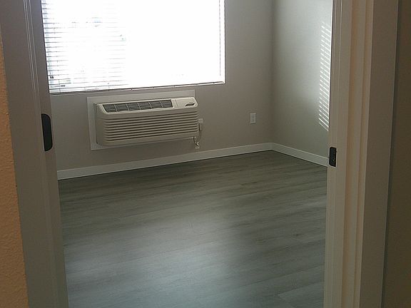 5th image of 2915 Waverly Dr SE #110