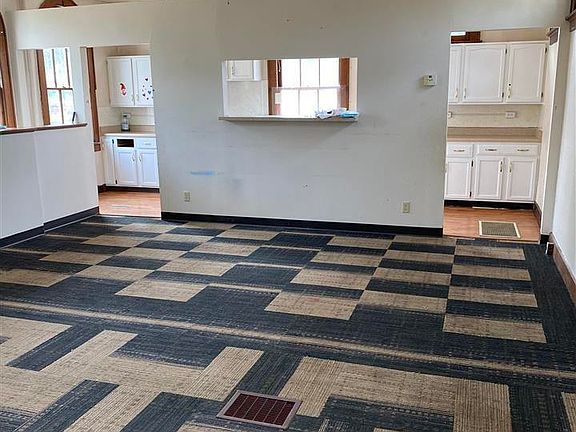 5th image of 3901 Floyd Blvd