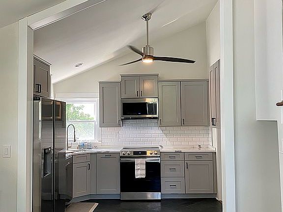 2nd image of 808 Kennedy Ave