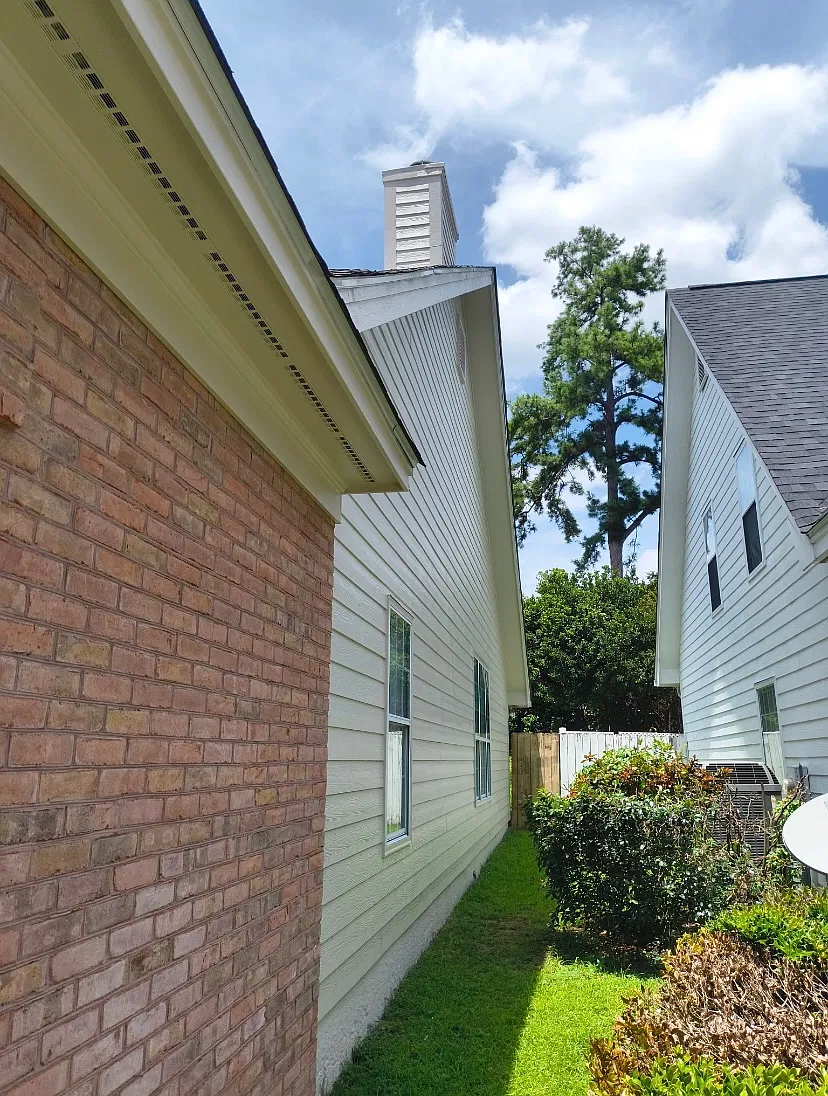 704 Thornbrooke Ct — Photo 2