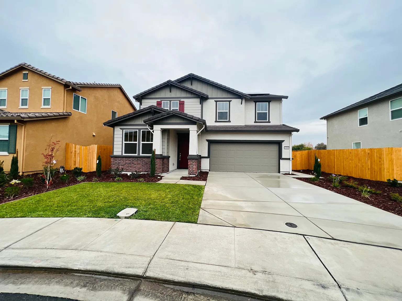 1680 Sanderling Ave photo 1