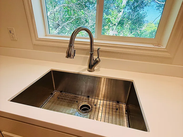 1045 East Ave — Photo 9
