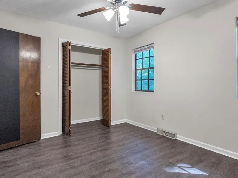 102 Kimeran Ln #B — Photo 6