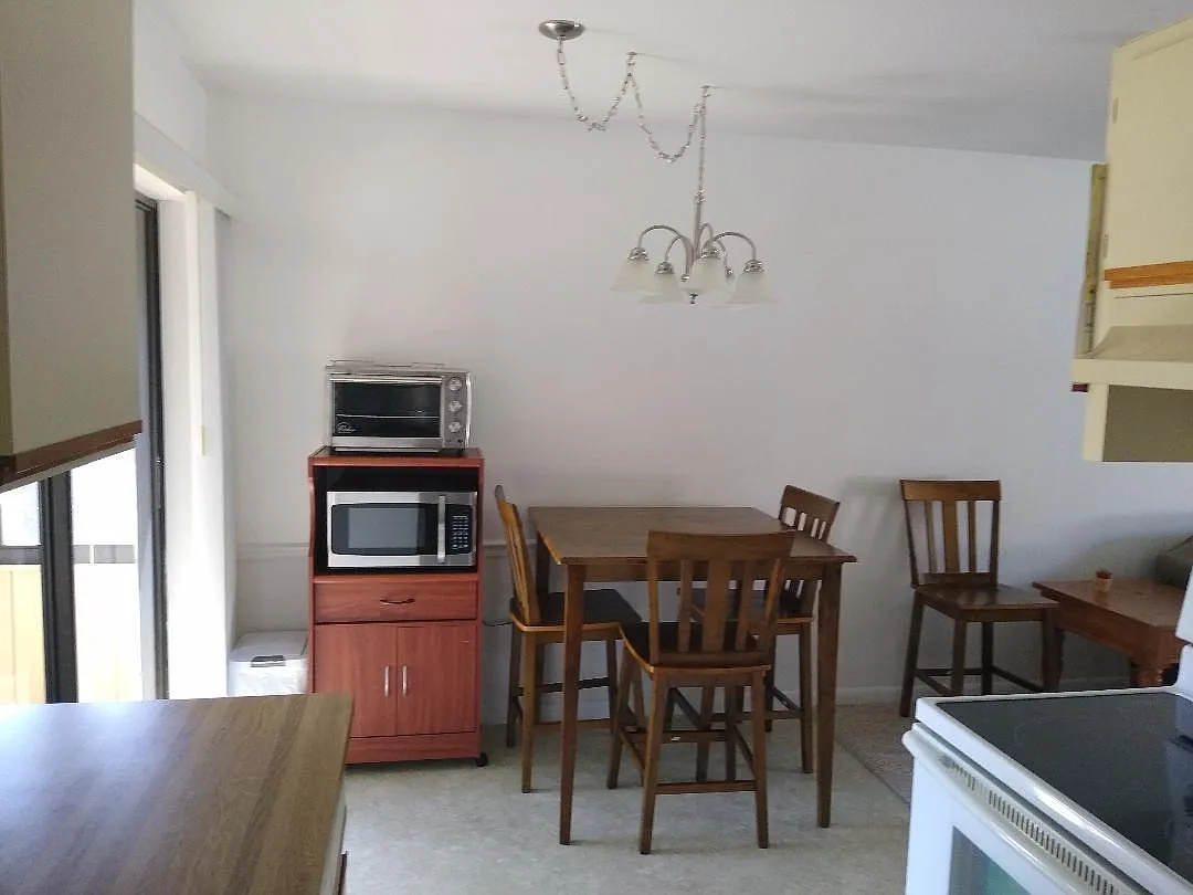 2 bed, 800 sqft, $900 — Photo 2