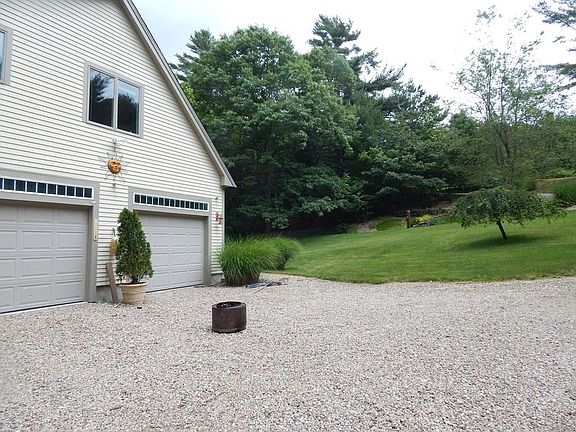 2nd image of 16 Fortune Dr