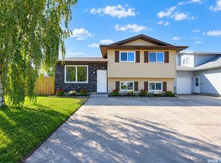 734 Sherry Way, Saskatoon, SK S7M5R7