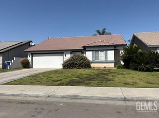 9722 Battersea Park Dr, Bakersfield, CA 93312