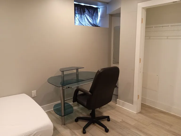 419 N Holly St — Photo 3
