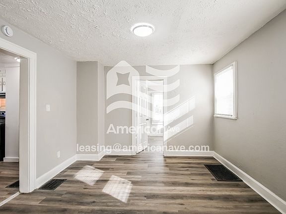 1695012_004_wm_-_living_room_13312214.jpg