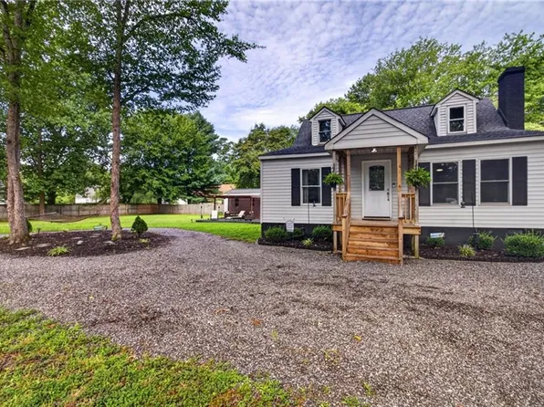 4745 Court Dr, Gloucester, VA 23061