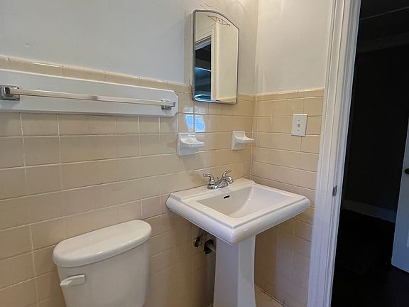 3rd image of 818 Margin St