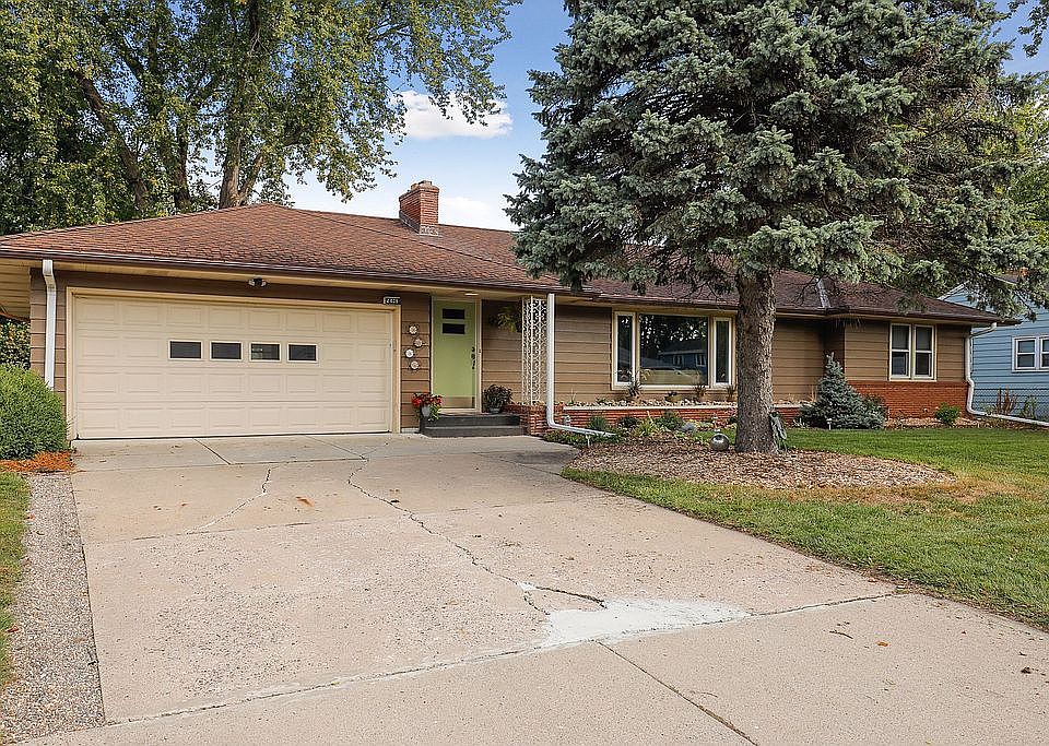 1st image of 2408 Isalona Ln