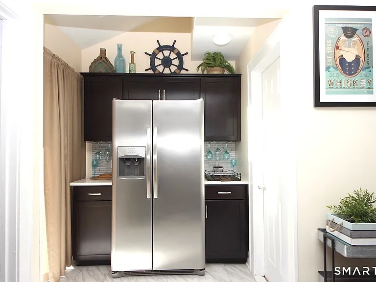 1093 Shippan Ave — Photo 11