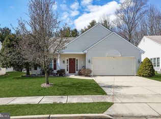 10 Wagon Wheel Ln, Columbus, NJ 08022