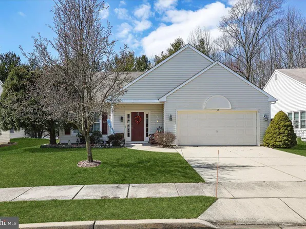 10 Wagon Wheel Ln, Columbus, NJ 08022